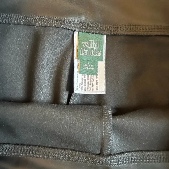 SOLD🖤 wild fable black leather leggings with cozy inside fabric - Picture 4 of 4